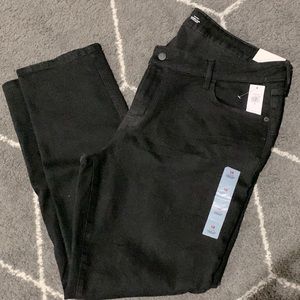 NWT Old Navy Power Slim Straight Leg Black Jeans. Size 18